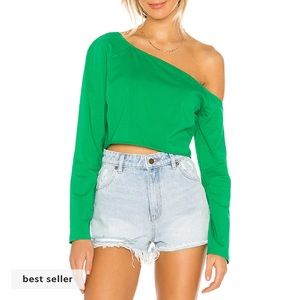 Superdown Off Shoulder Kelly Green Cropped Tee Size medium